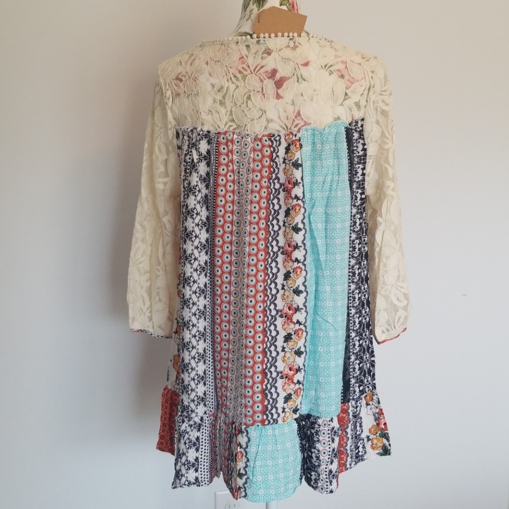 Last 1️⃣Lace Yoke Tunic - Picture 4 of 8